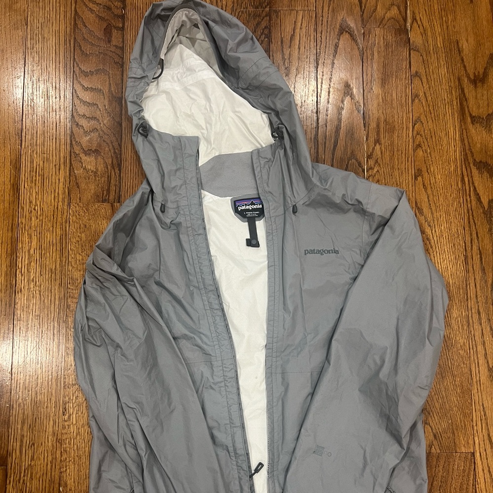 Women’s Patagonia Rain Jacket L
